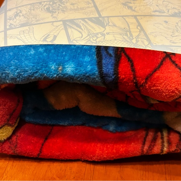 Marvel Superhero Throw Blanket - 46x60 Inch, 100% Polyester, Original Wrap - Picture 8 of 8